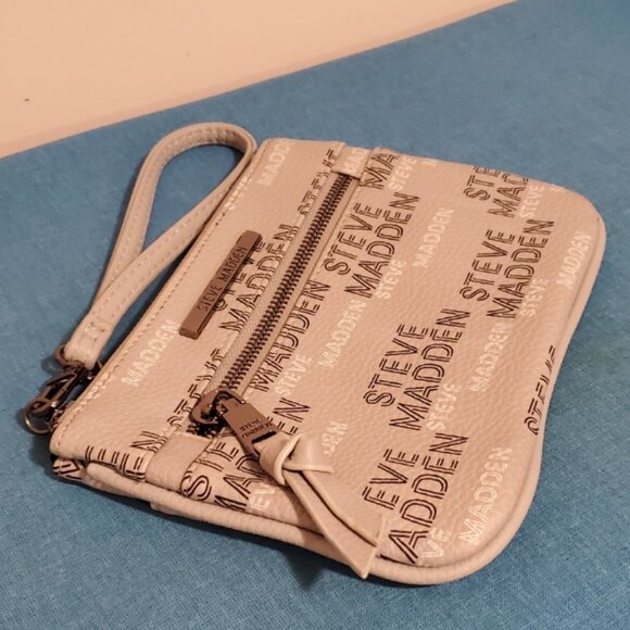 Steve Madden Grey Double Zipper Wristlet with Detachable Strap - Picture 3 of 5